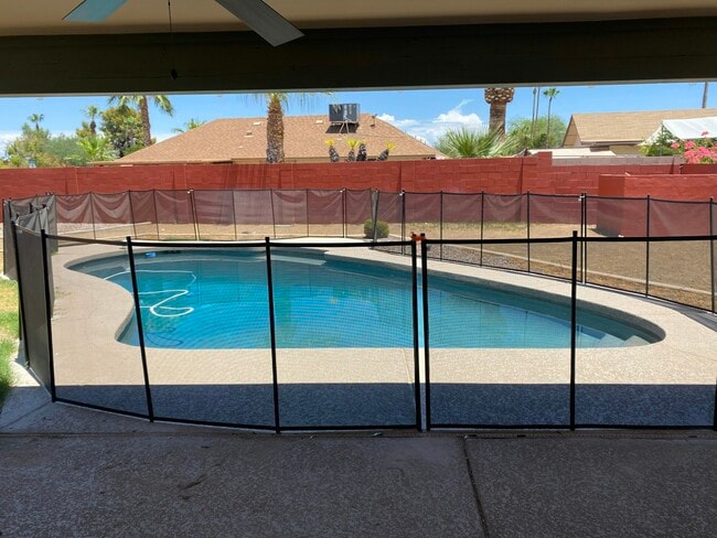 Building Photo - 2707 S Flint Cir