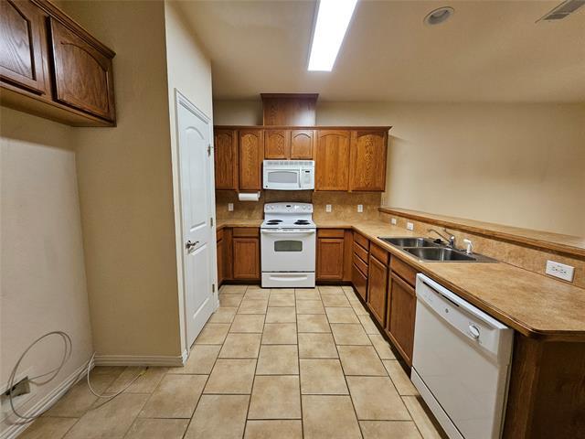 Building Photo - 421 Sheri Ln