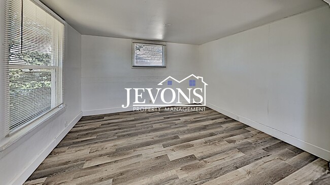 Building Photo - Discover your ideal home in Yakima, conven...