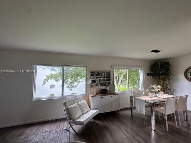 Building Photo - 13550 SW 6th Ct
