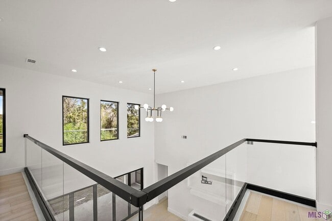 Building Photo - 9825 Fawn Vw Dr