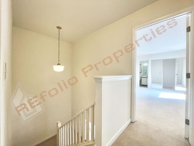 Building Photo - Beautiful 2 bedroom 2.5 bath Condo w/ 2 Reserved Parking Space @ Finley Forest, Chapel Hill, Avai...