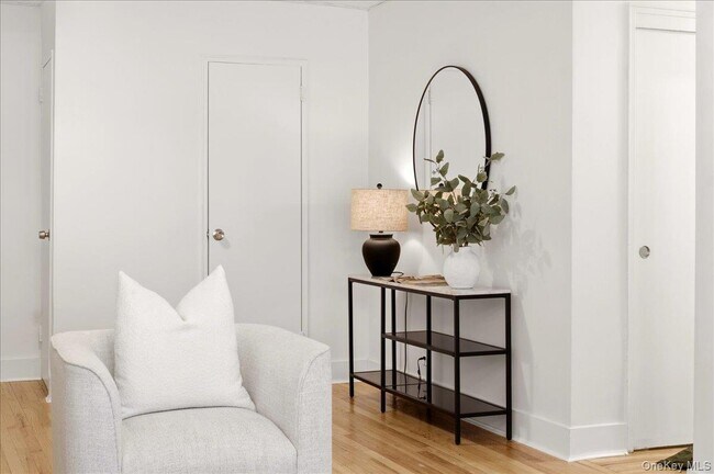 Building Photo - 610 Waring Ave