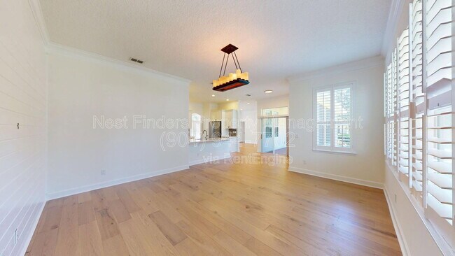 Building Photo - 283 Holland Dr