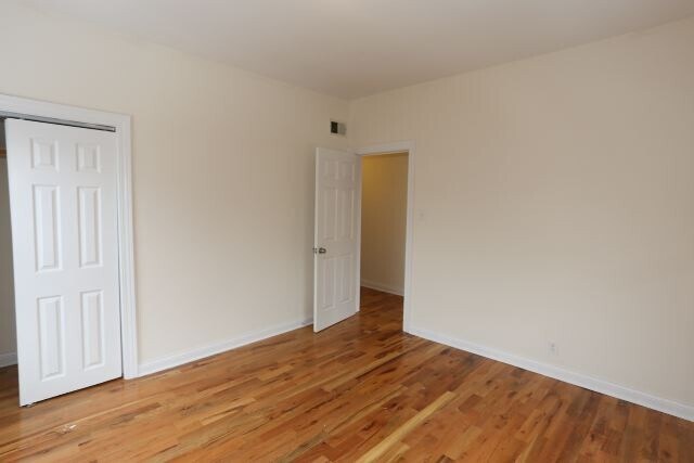 Building Photo - 836 W Waveland