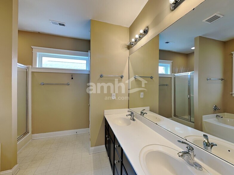 Building Photo - 3107 Parker Green Trl