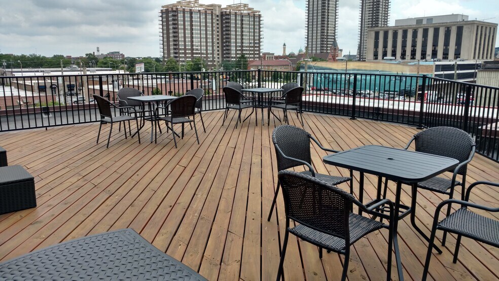 rooftop deck - 829 N Pennsylvania St