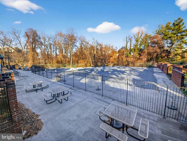 Building Photo - 7680 Tremayne Pl