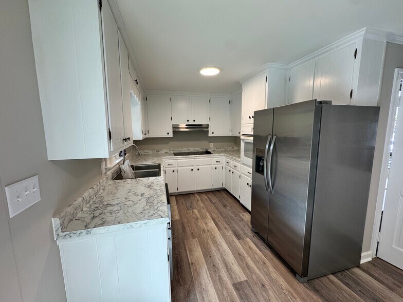 Building Photo - 821 Buck Swamp Rd