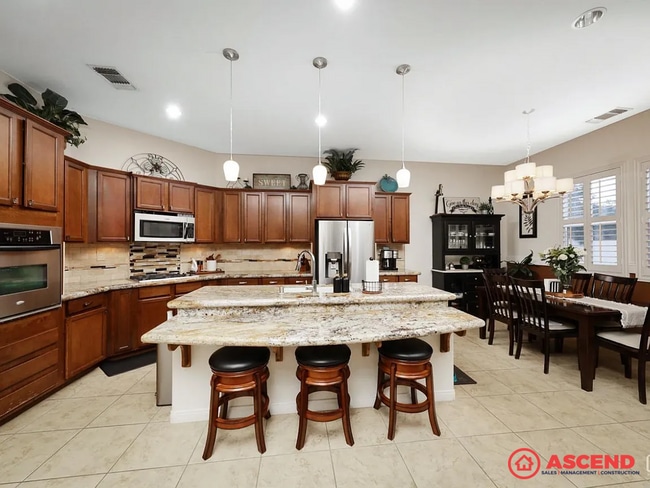 Building Photo - 3 Bedroom Home In Stockdale Ranch Area!