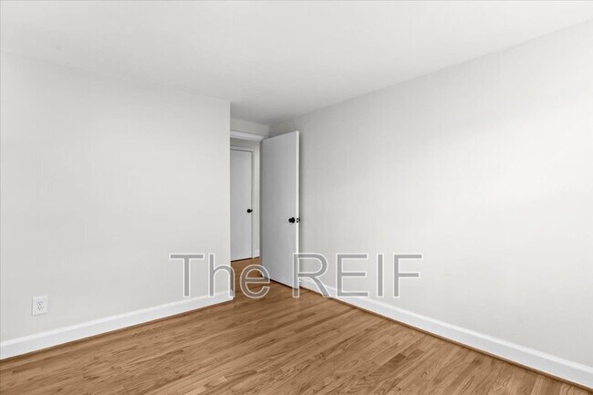 Building Photo - 17421 Quincy St