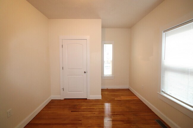 Building Photo - 66 Myrtle Ave