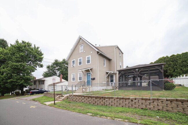 Building Photo - 56 N Spring St