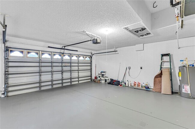 Building Photo - 2031 Wintermere Pointe Dr