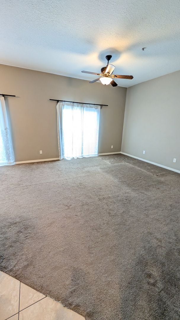 Building Photo - Two Bedrooms with floor plan at the same l...