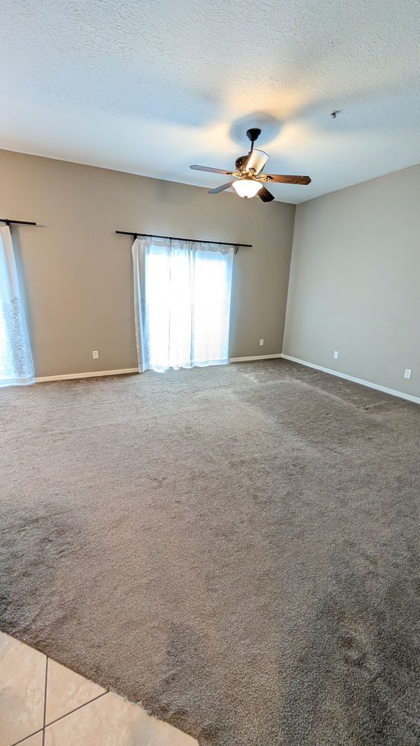 Building Photo - Two Bedrooms with floor plan at the same level and one car garage.