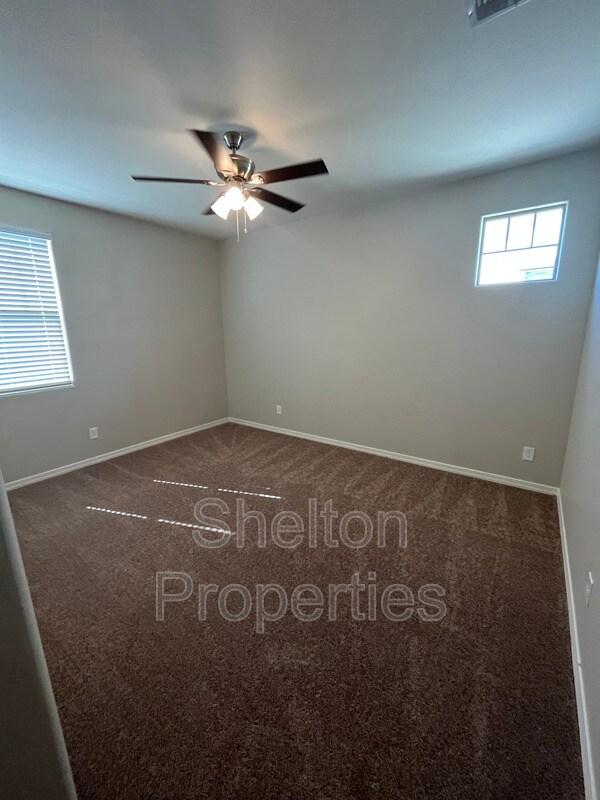 Building Photo - 10817 W San Juan Ave