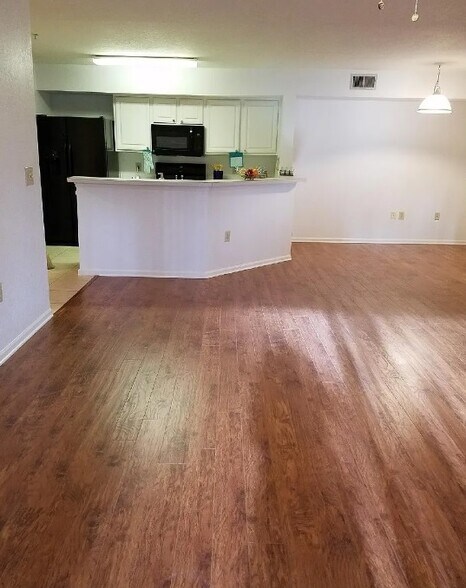 Building Photo - 505 Boardwalk Dr
