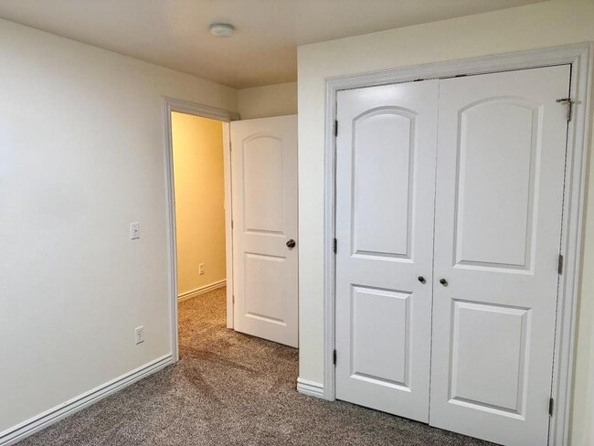 Building Photo - 3518 E Pearce Dr