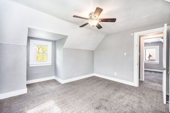 Building Photo - AVAILABLE AUGUST 1ST! DON'T MISS THIS BEAUTIFUL 2-BEDROOM HOME IN CLAIRTON!