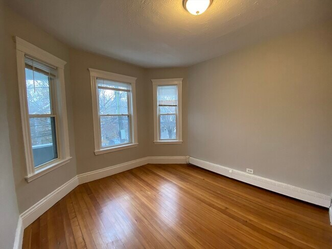Building Photo - 39 Harwood St