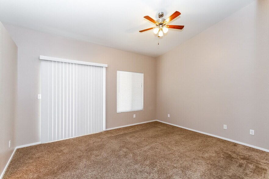 Building Photo - 3829 Fall Oaks Ct