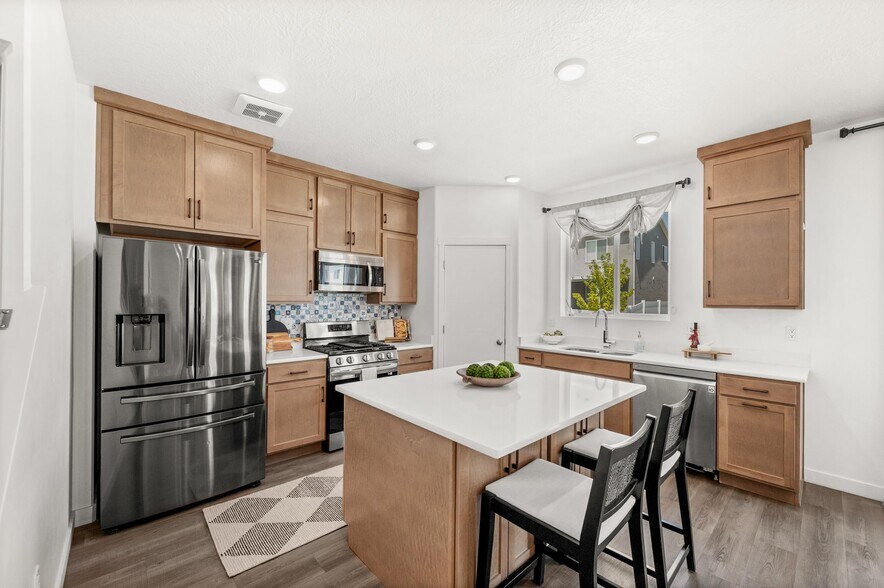 Building Photo - 858 W Wickham Dr
