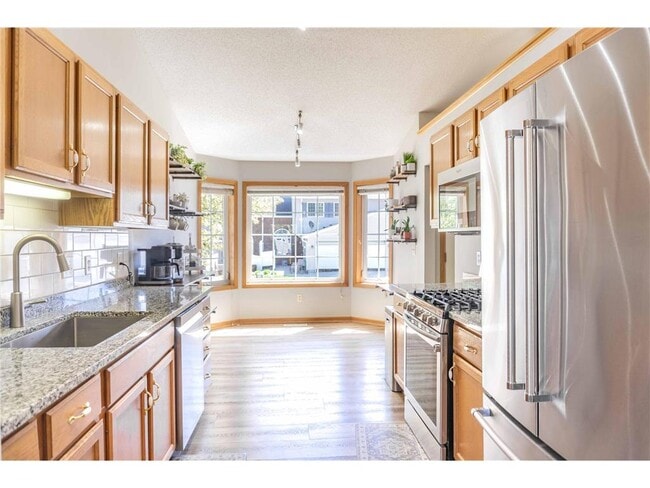 Building Photo - 102X Primrose Ln