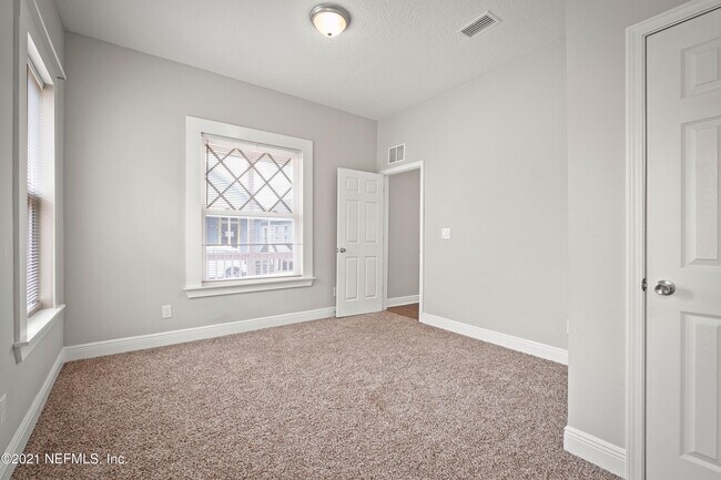 Building Photo - 1945 Redell St