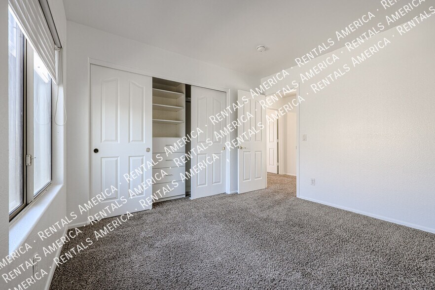 Building Photo - 33251 N Symer Dr