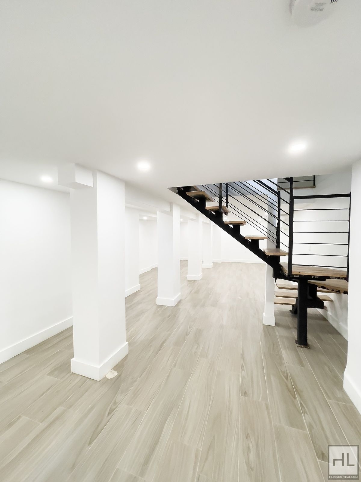 Building Photo - PUTNAM AVENUE / Spacious 2-Bed Duplex