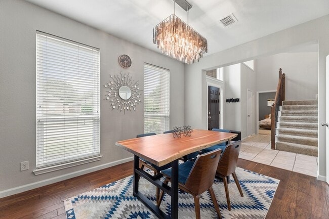 Building Photo - 10713 Alexandria Dr