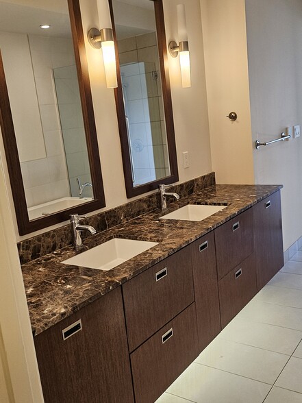 Building Photo - 1310 NW Naito Pky