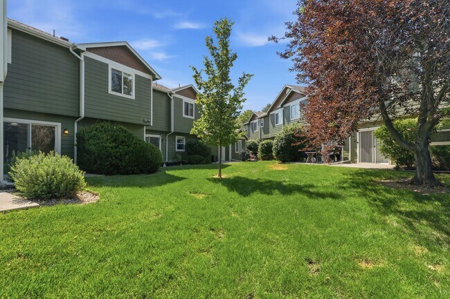 Building Photo - 802 Waterglen Dr