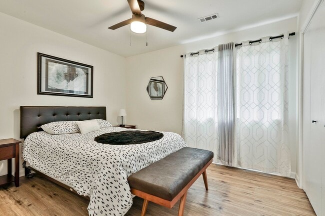 Building Photo - Charming 3 Bed / 2 Bath Furnished Ranch in One of Peachtree City's Most Scenic Settings