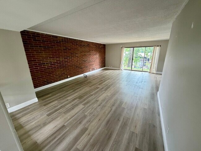 Building Photo - 400 Dublin Dr