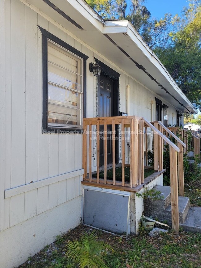 Building Photo - 404 W Amelia Ave