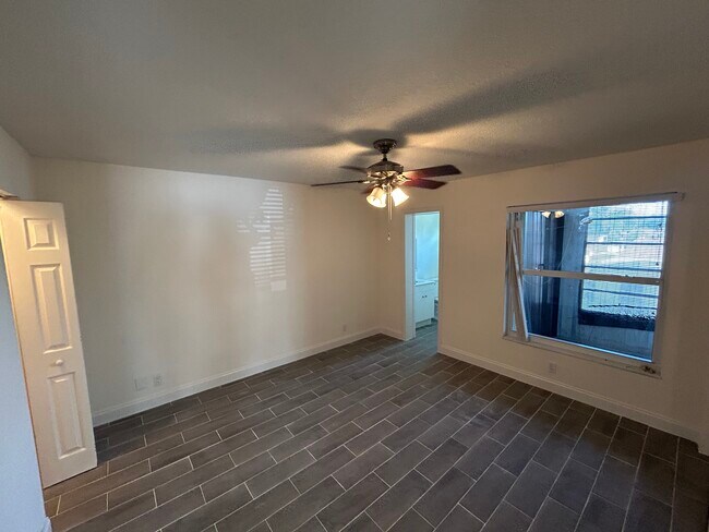 Building Photo - GATELAND VILLAGE