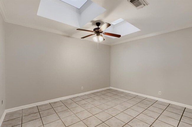 Building Photo - 11 Casa Verde St