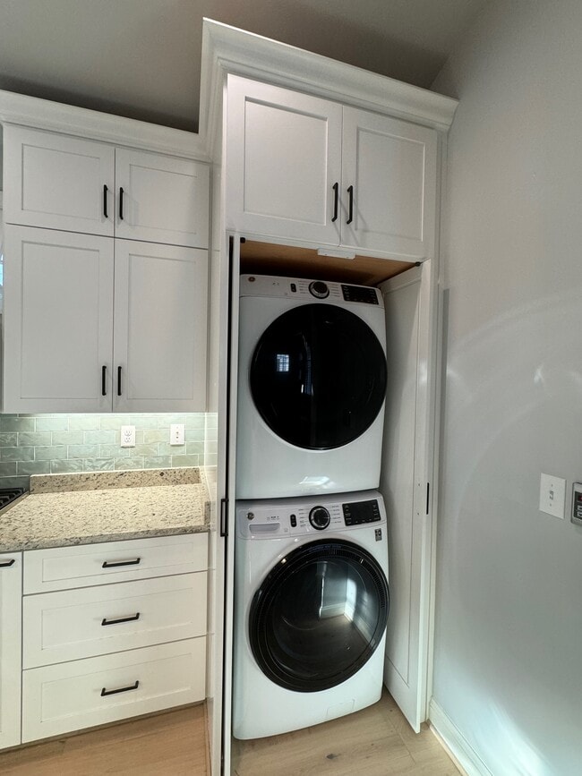 Building Photo - 9517 23rd Bay St