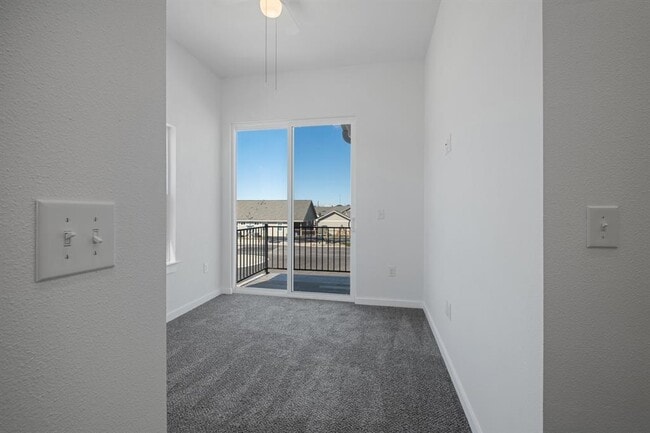 Building Photo - 267 Lourdes Ct