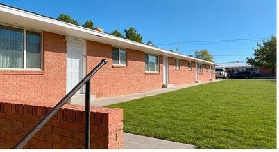 Building Photo - 3717 Alamogordo Dr NW