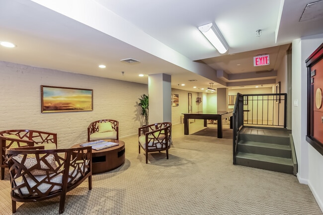 Building Photo - 25 Murray St