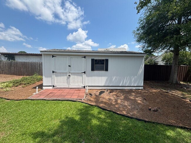 Building Photo - 5405 Beretta Way