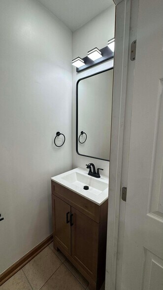 Building Photo - 2433 Druid Hill Ave