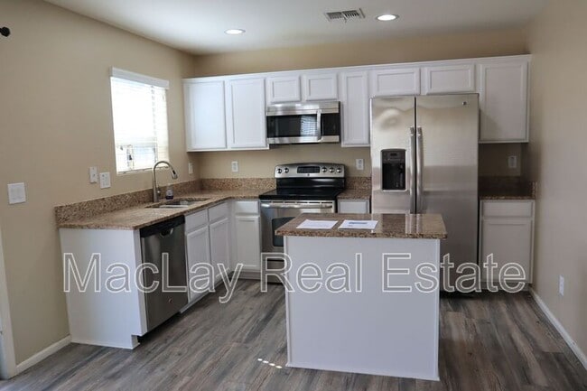 Building Photo - 7265 W Glenn Dr