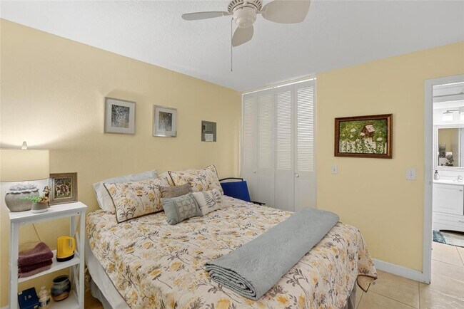 Building Photo - 202 Bedford St