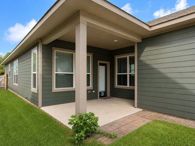 Building Photo - 18410 Central Creek Dr