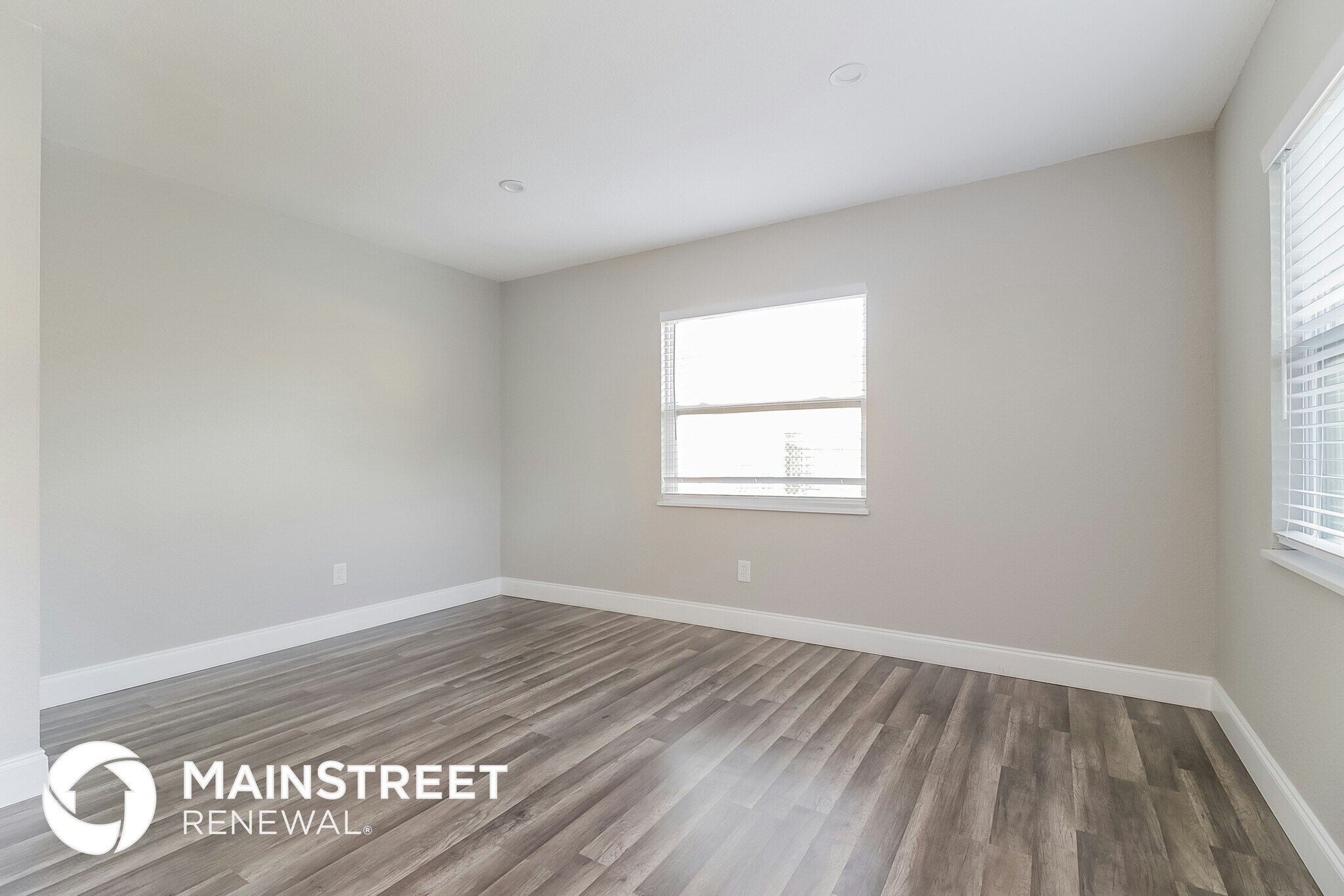 Building Photo - 2121 Camellia Dr