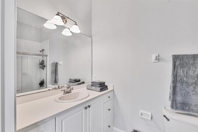 Building Photo - 5445 46th Ct W